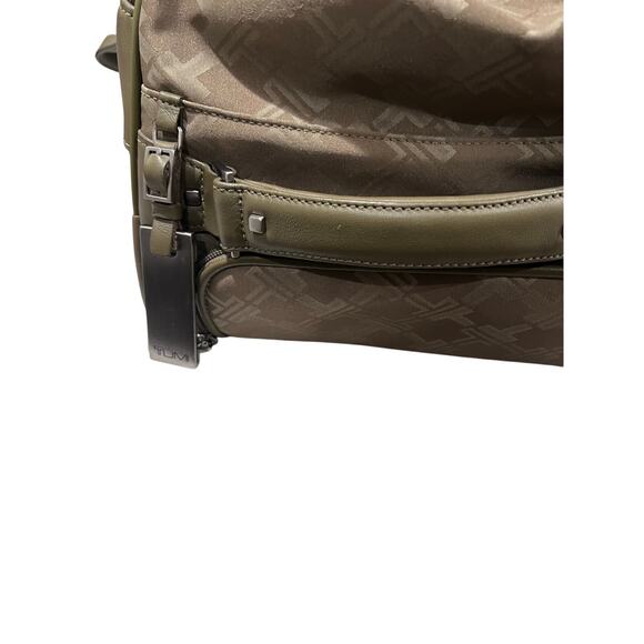 TUMI Signature Collection Wheeled Duffel 72163CFF Taupe Olive Leather Travel Bag - Picture 14 of 16